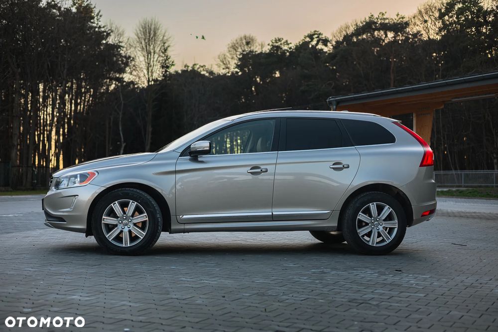 Volvo XC 60 T6 AWD Drive-E Momentum - 4