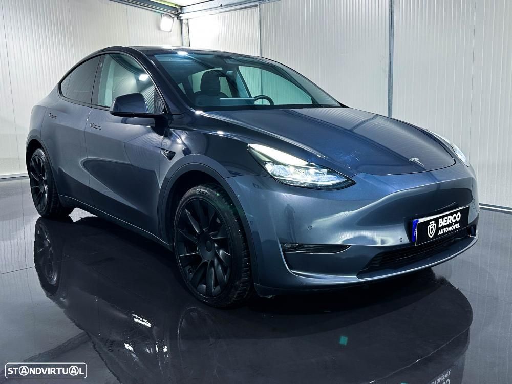 Tesla Model Y - 4