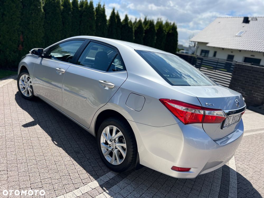 Toyota Corolla 1.6 Premium - 25