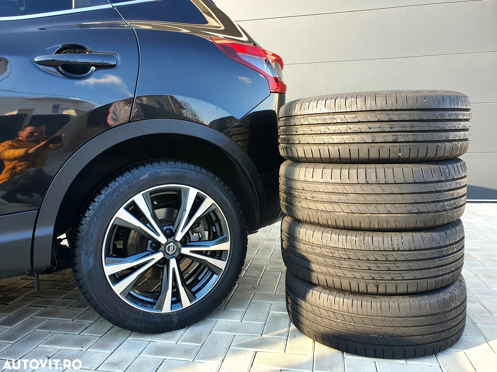 Nissan Qashqai 1.3 DIG-T N-CONNECTA - 28