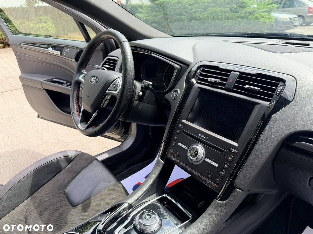 Ford Mondeo - 32