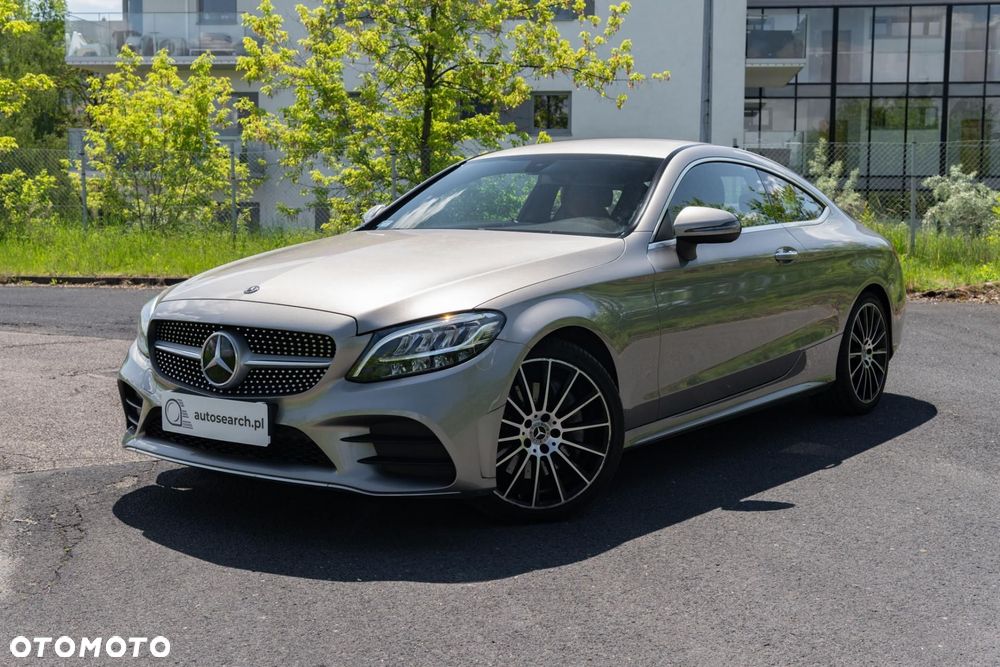Mercedes-Benz Klasa C 300 9G-TRONIC - 2