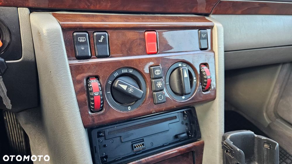 Mercedes-Benz W124 (1984-1993) - 13