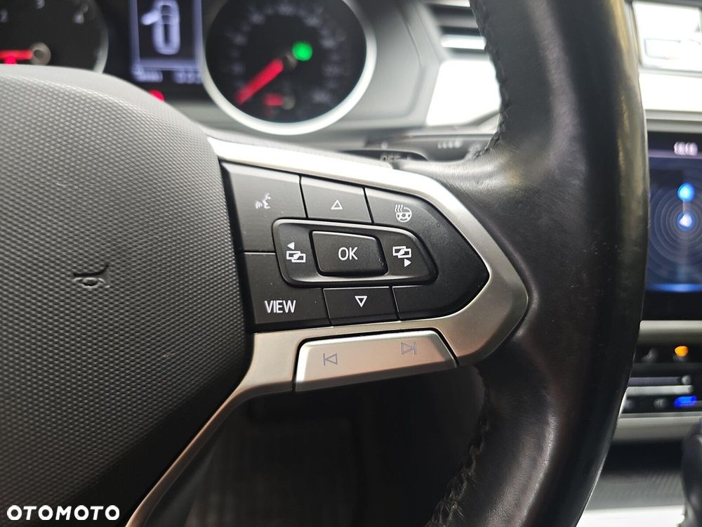Volkswagen Passat Variant 2.0 TDI EVO Essence DSG - 15
