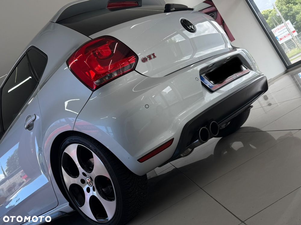 Volkswagen Polo - 24