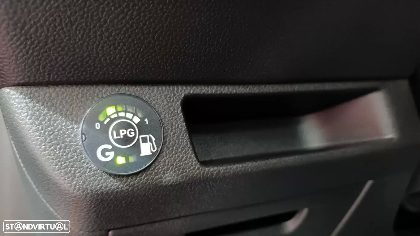 Renault Clio 1.0 TCe Techno Bi-Fuel - 32