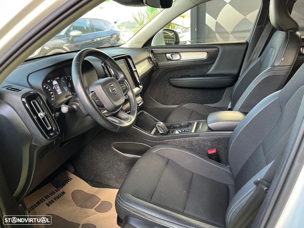 Volvo XC 40 2.0 D3 Momentum Geartronic - 11