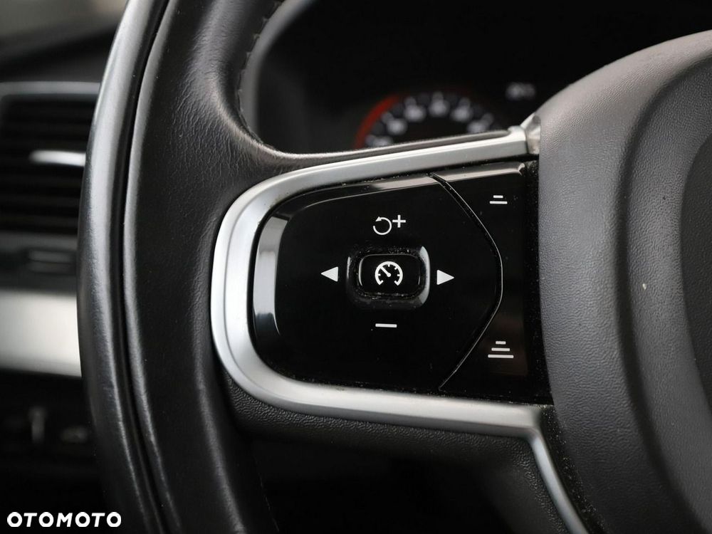Volvo XC 90 T8 AWD Twin Engine Geartronic Momentum - 33
