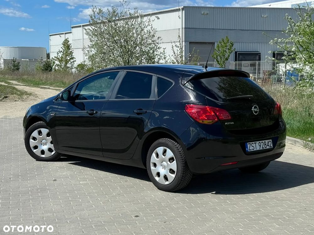 Opel Astra 1.6 Enjoy - 4