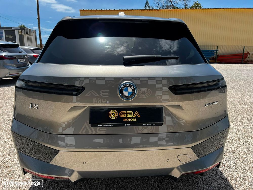BMW iX xDrive 40 Pack Desportivo - 25