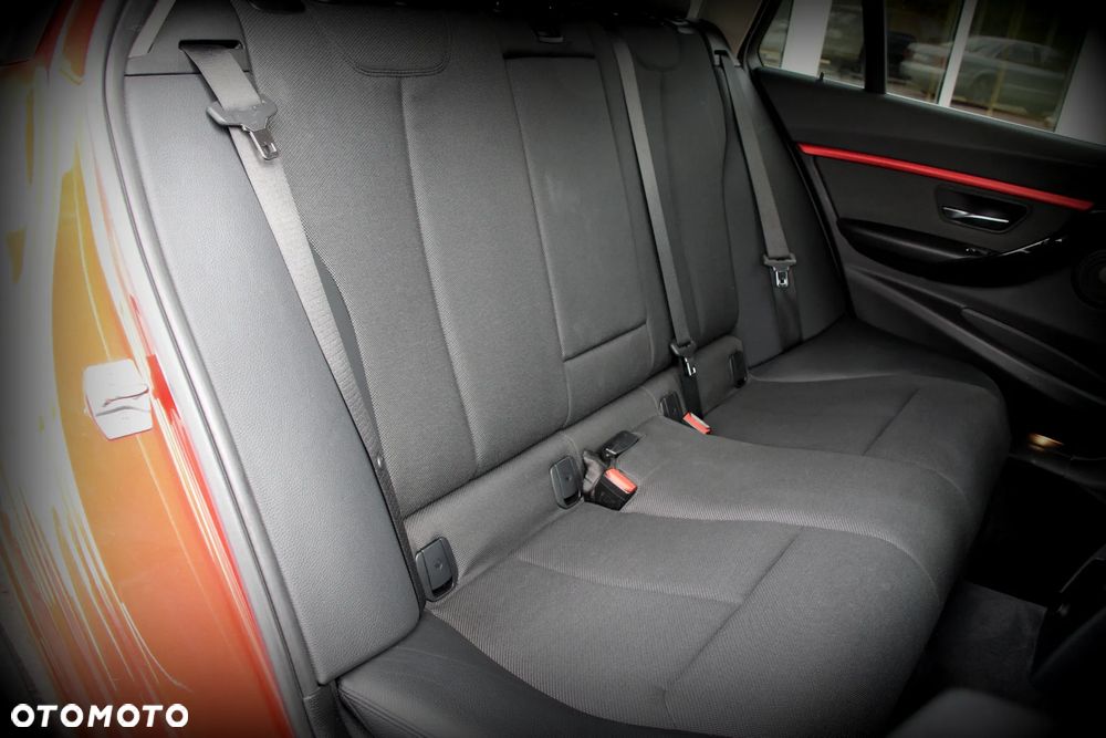 BMW Seria 3 330i xDrive Sport Line Sport - 15