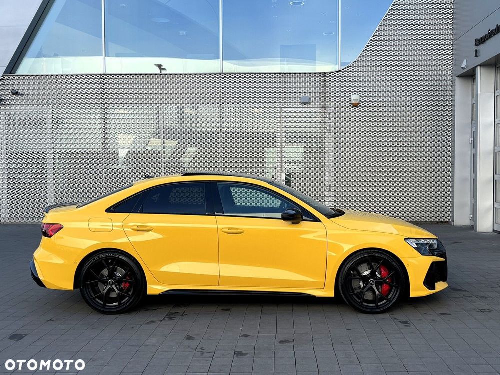 Audi RS3 Limousine - 8