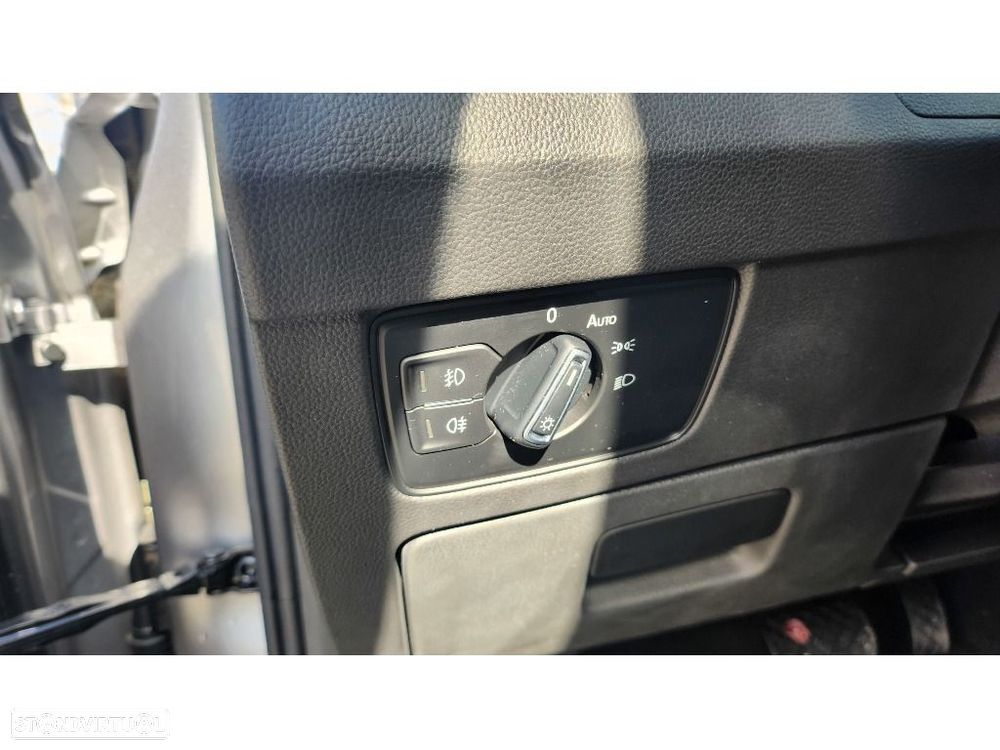 VW Passat Variant 2.0 TDi Business DSG - 9