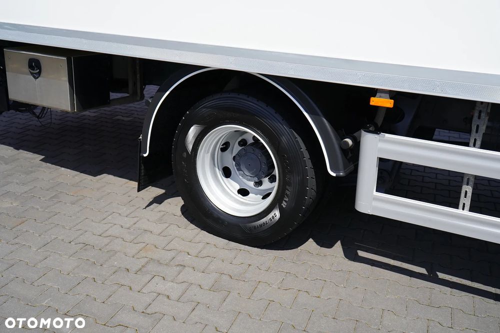 DAF / LF / 260 / EURO 6 / ACC / IZOTERMA + WINDA / 18 PALET / ŁAD. 7 700 KG - 38