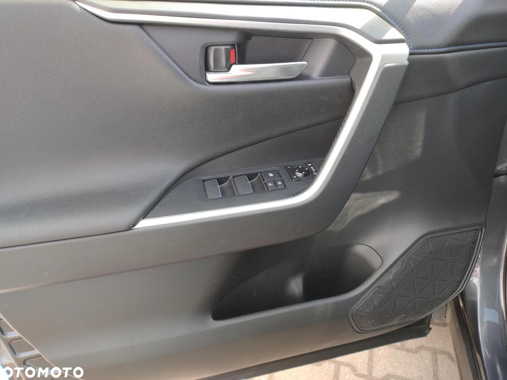 Toyota RAV4 - 11