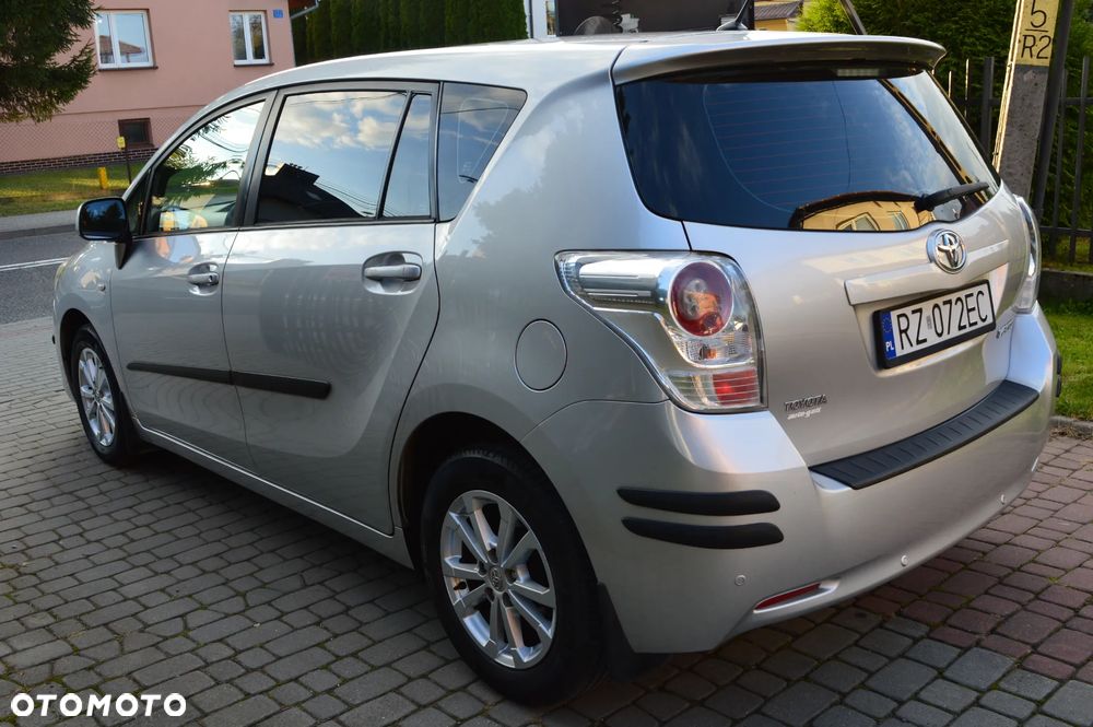 Toyota Verso 1.8 Premium 7os - 10