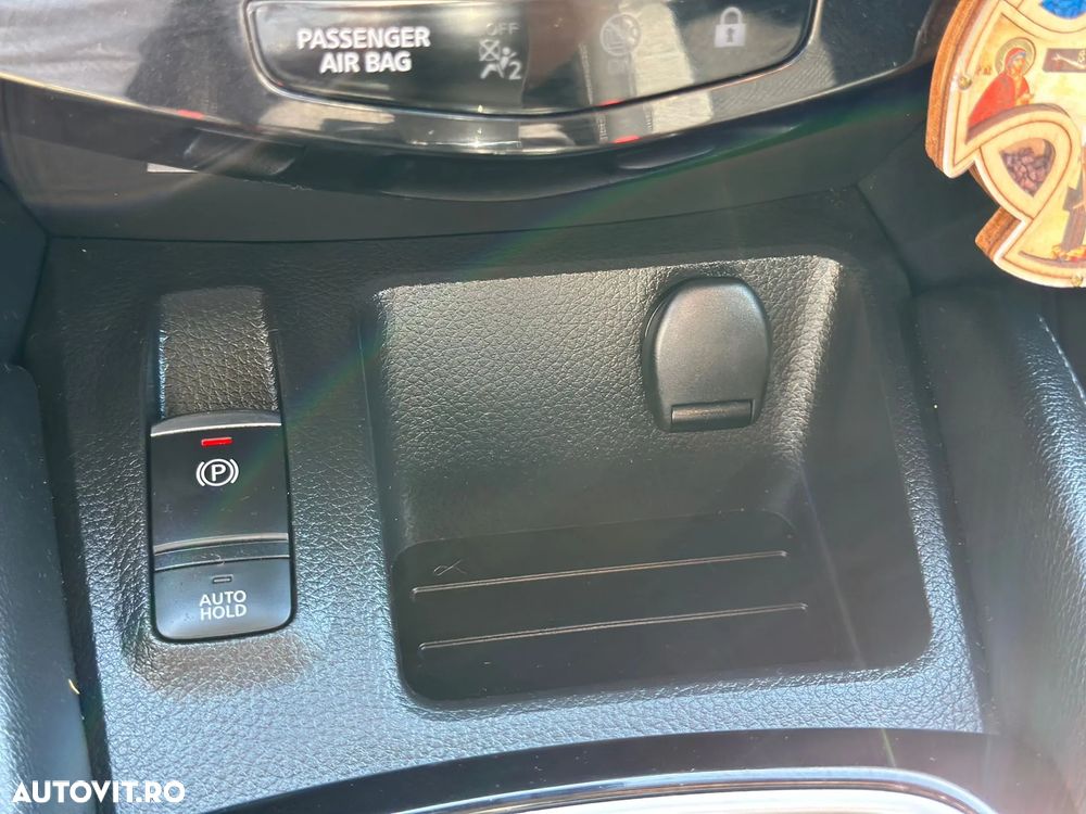Nissan Qashqai 1.5 DCI Start/Stop N-Connecta - 31