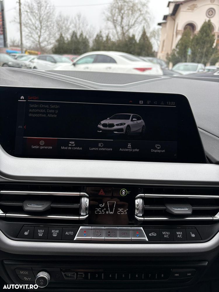 BMW Seria 1 120i Aut. Sport Line - 24