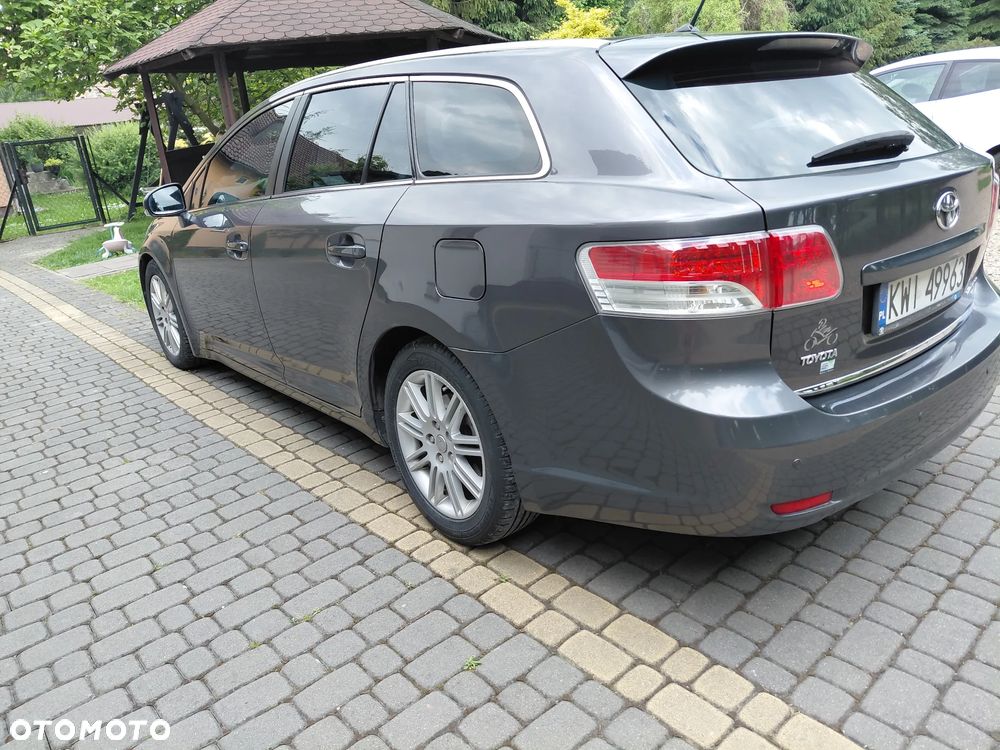 Toyota Avensis - 15