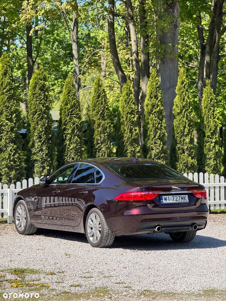 Jaguar XF 2.0 T AWD Portfolio - 17
