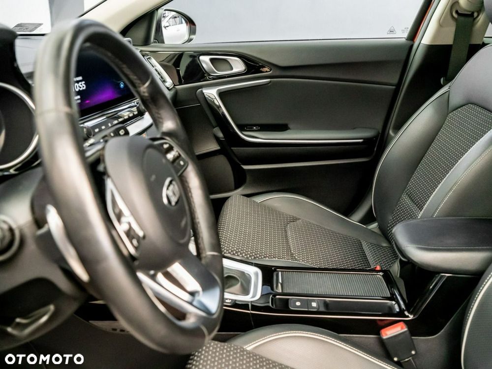 Kia XCeed 1.6 T-GDI L Business Line DCT - 23