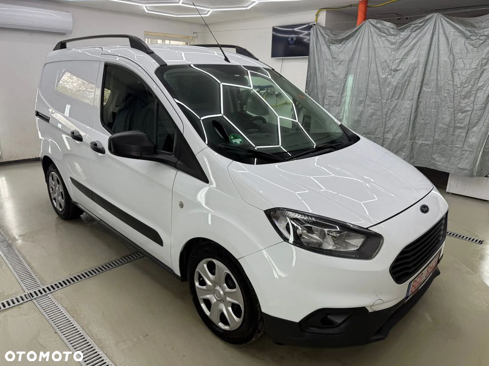 Ford Transit Courier - 1