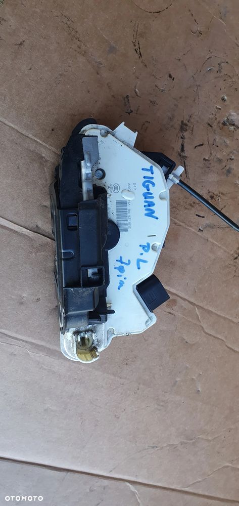 Zamek drzwi lewy przód przedni 6 Pin VW Tiguan I Lift 5N1837015E - 7