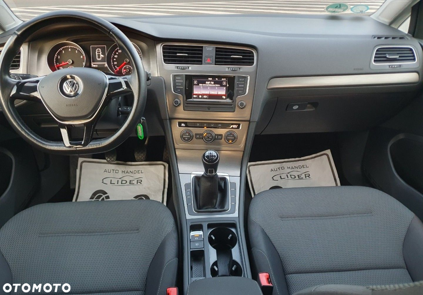 Volkswagen Golf - 8