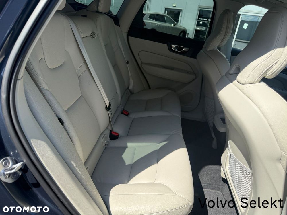 Volvo XC 60 - 30