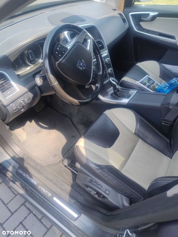 Volvo XC 60 - 4