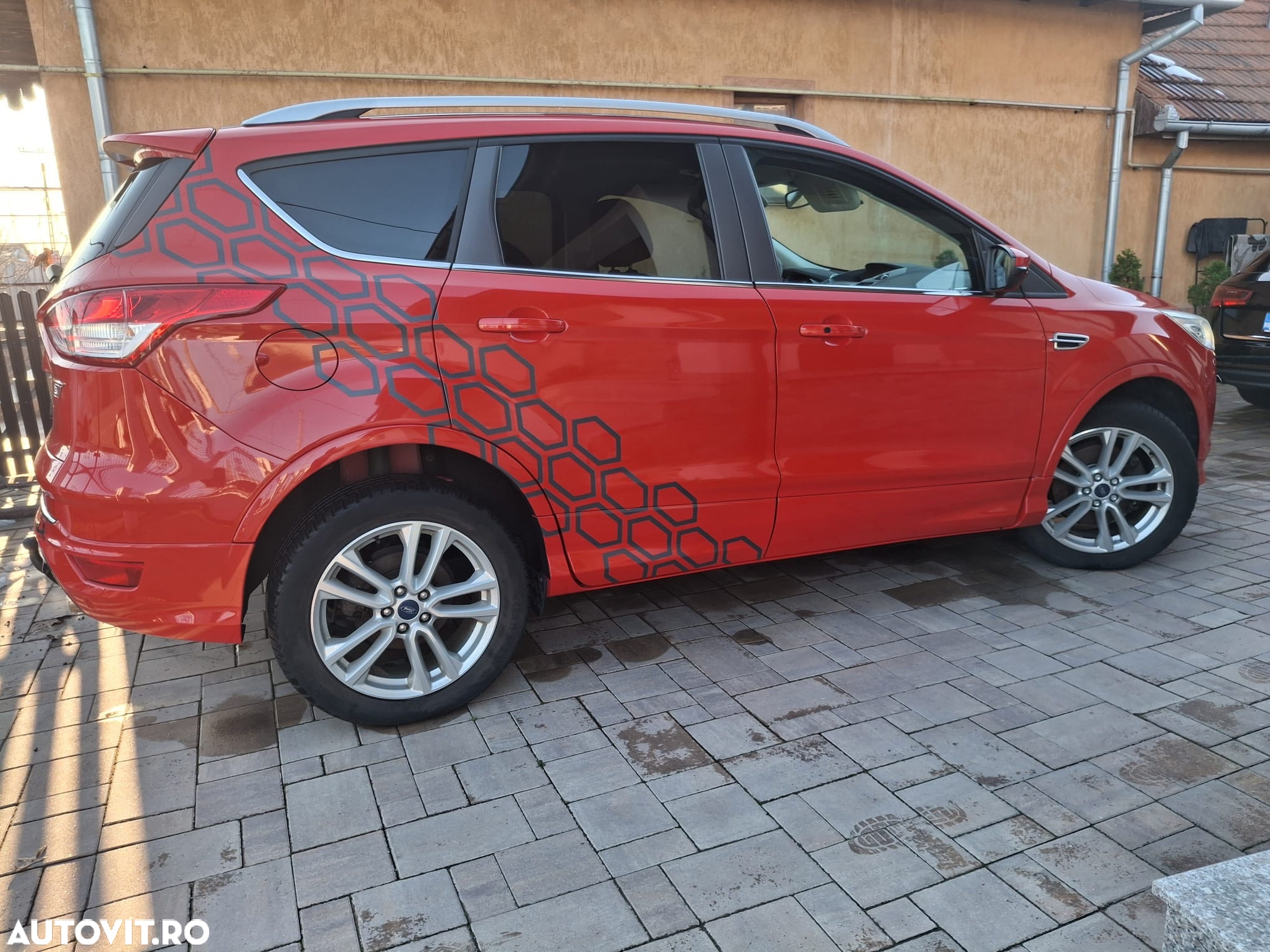 Ford Kuga 2.0 TDCi 4x4 Aut. Titanium - 3