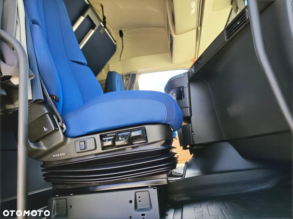 Volvo FH5! Nowy Model! Standard! Virtual Kokpit! 6x Alu+Nowe Opony! Tylko 430 tyś km! - 12