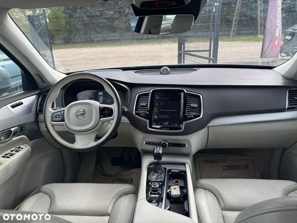 Volvo XC 90 - 21