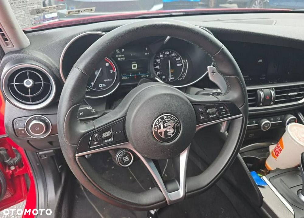 Alfa Romeo Giulia 2.0 Turbo TI Q4 - 8