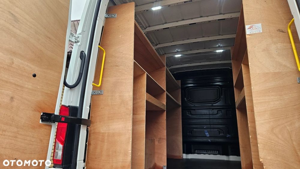 Volkswagen CRAFTER - 10