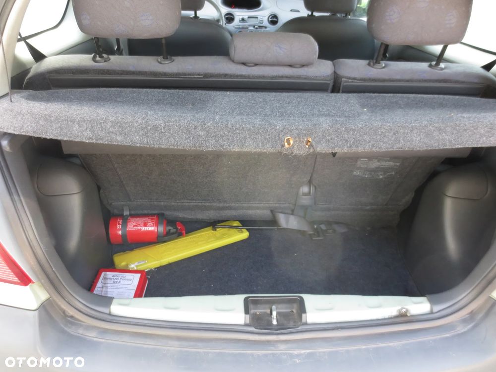 Toyota Yaris 1.0 Base - 7