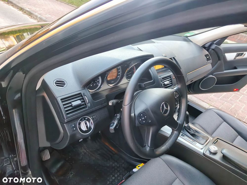 Mercedes-Benz Klasa C 220 CDI DPF Automatik BlueEFFICIENCY Avantgarde - 21