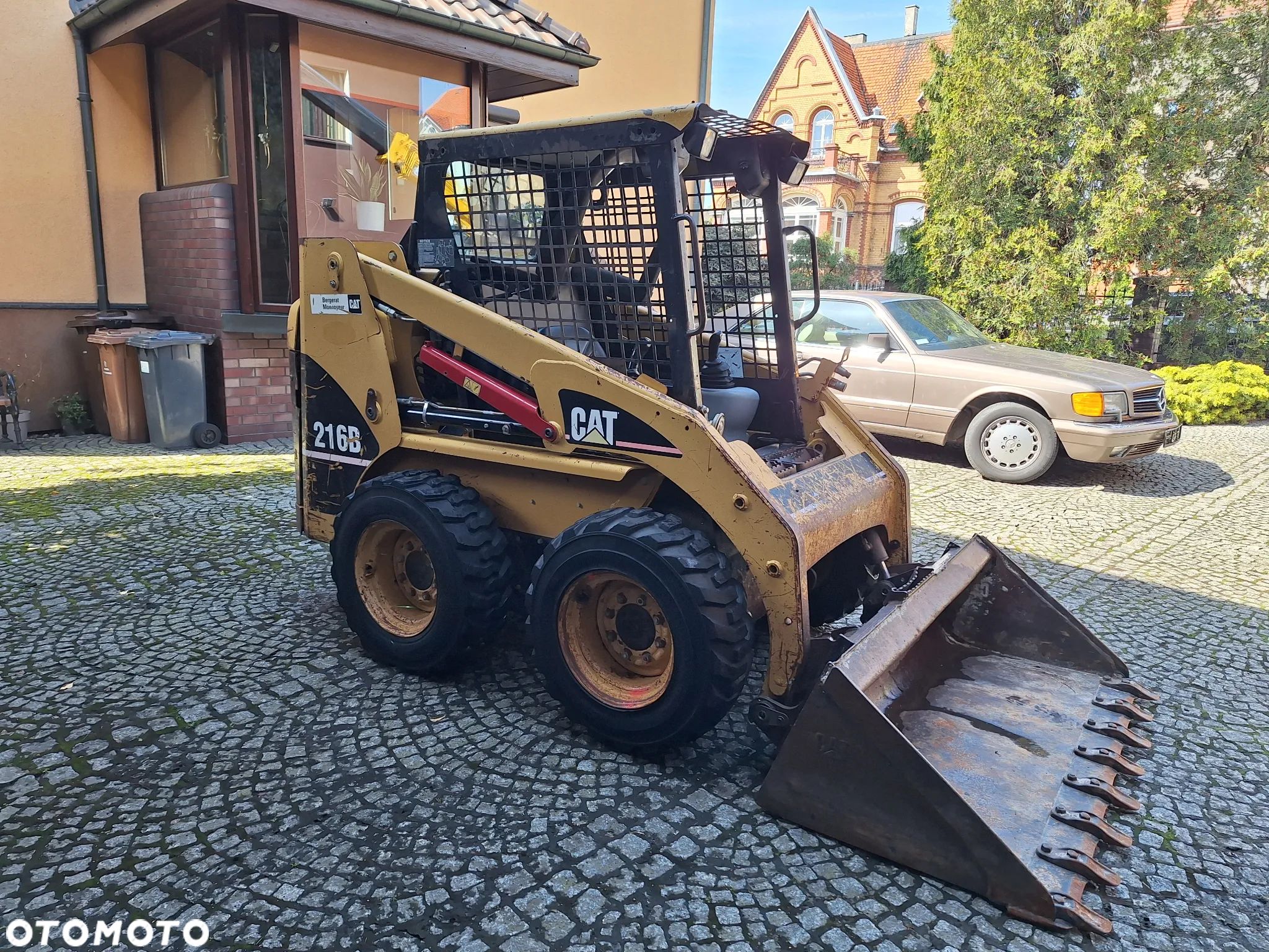 Caterpillar 216B Cat caterpillar - 1