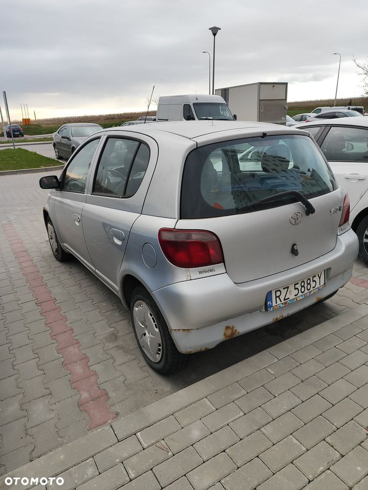 Toyota Yaris 1.3 Luna - 4