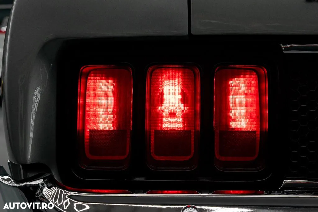 Ford Mustang - 17
