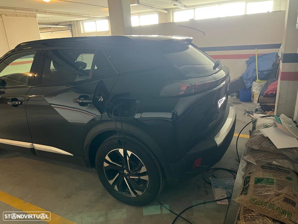 Peugeot e-2008 50 kWh GT Line - 1