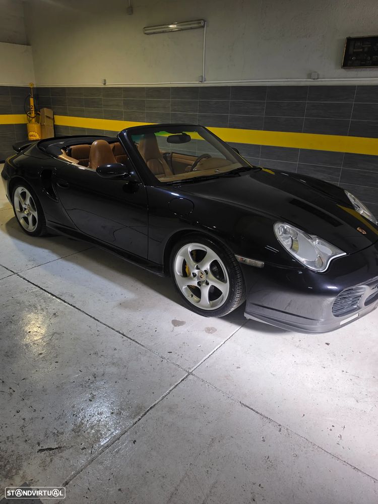Porsche 911 Série F - 36