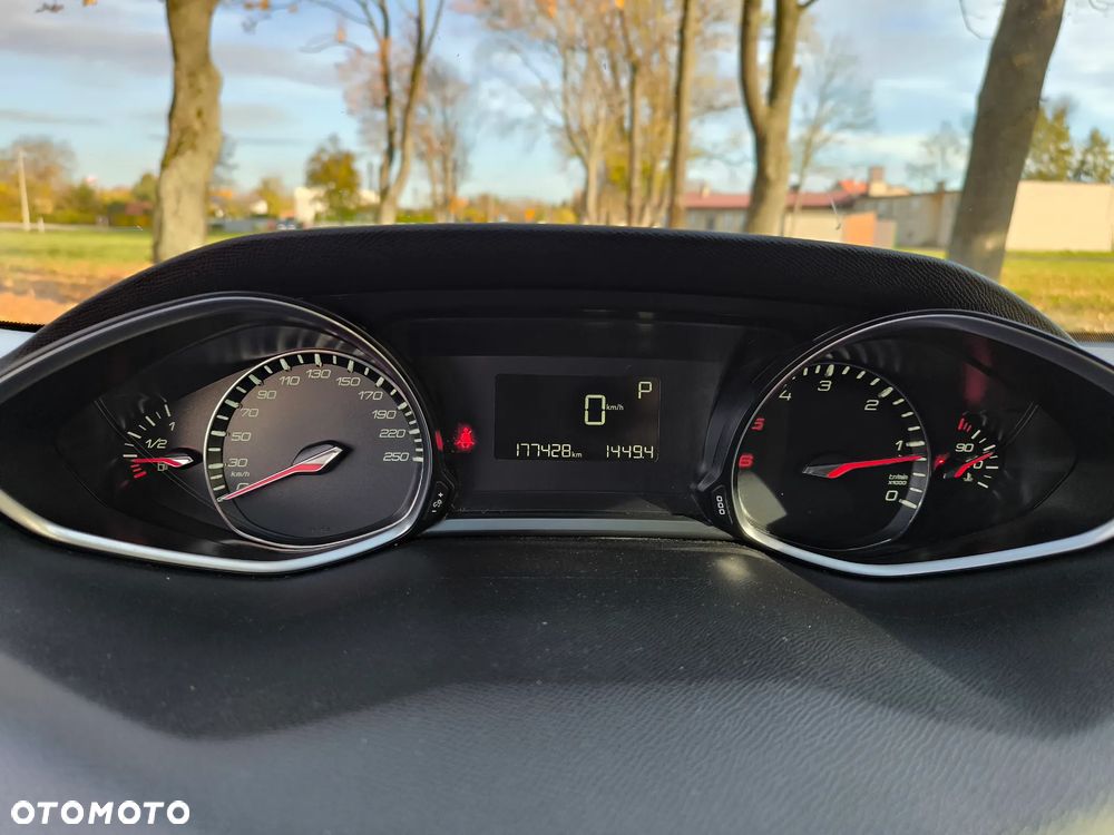 Peugeot 308 1.6 BlueHDi Allure S&S EAT6 - 13