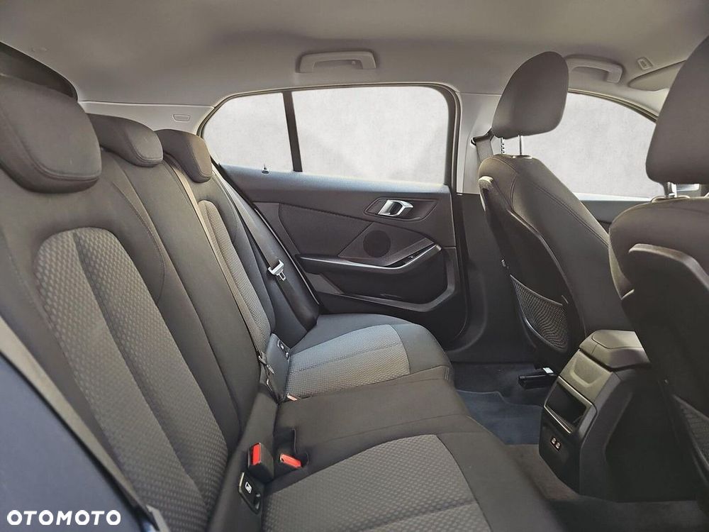 BMW Seria 1 - 22