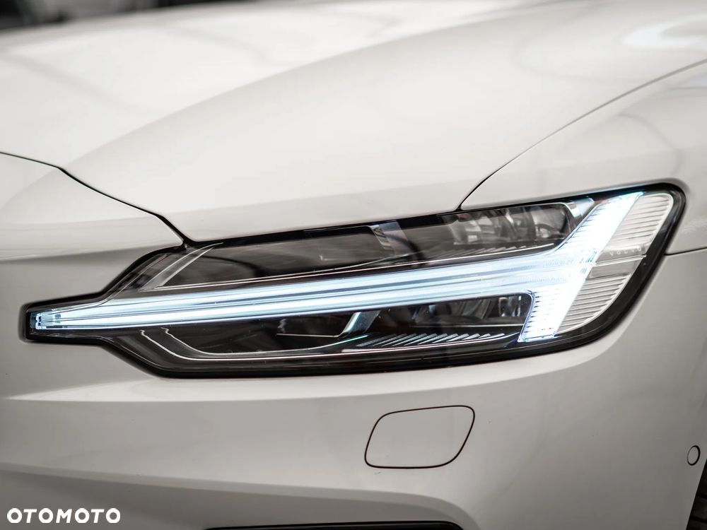 Volvo V60 T8 AWD Recharge Geartronic RDesign - 12