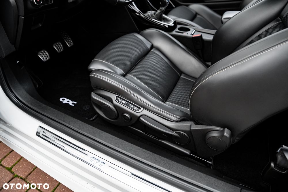 Opel Astra IV GTC OPC - 18