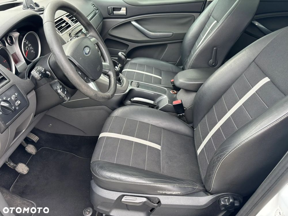 Ford Kuga 2.0 TDCi 2x4 Titanium - 19