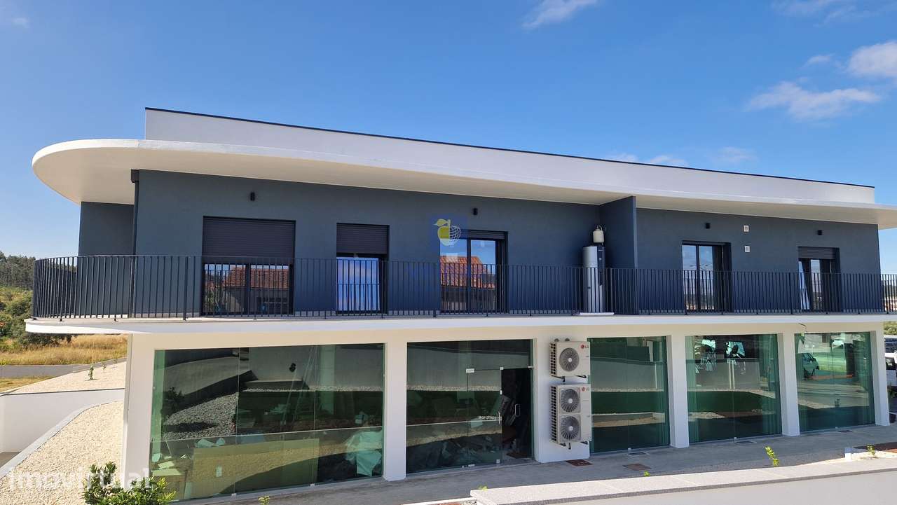 Loja nova com 118 m², com terreno adjacente de 2.060m2, junto à Estrad - Grande imagem: 2/14
