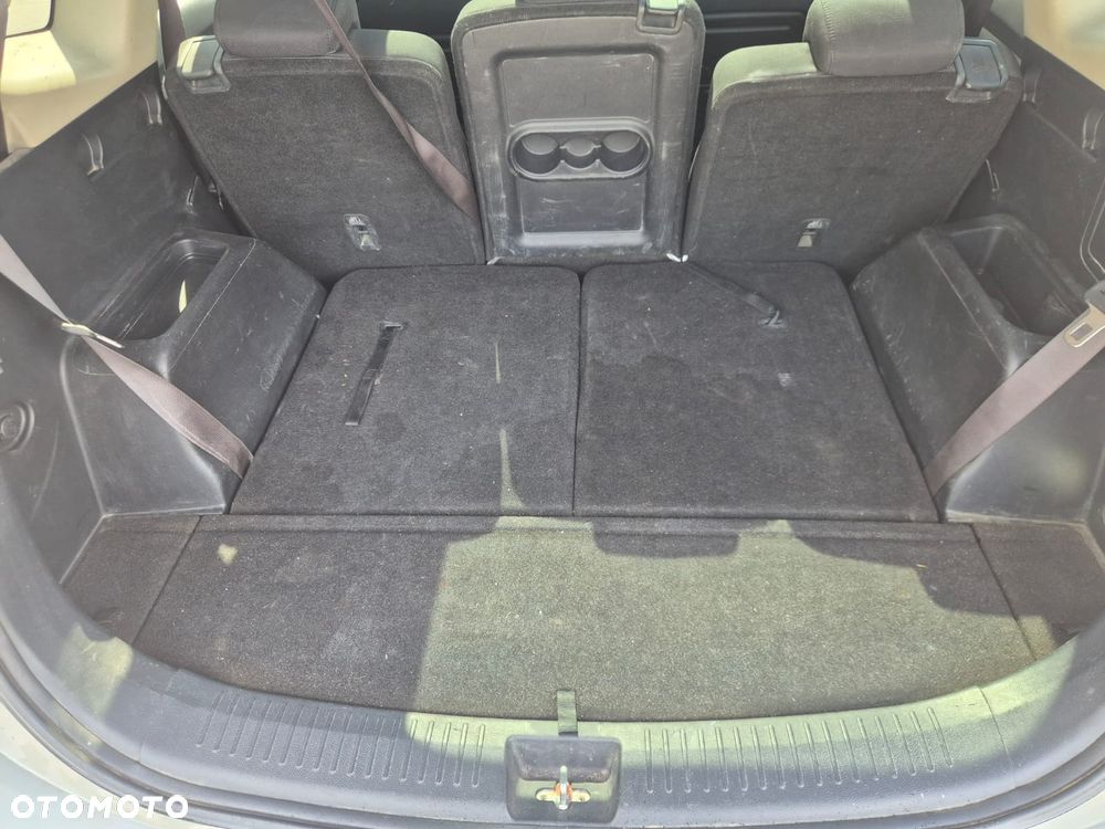 Kia Carens 1.6 GDI L 7os EU6 - 26
