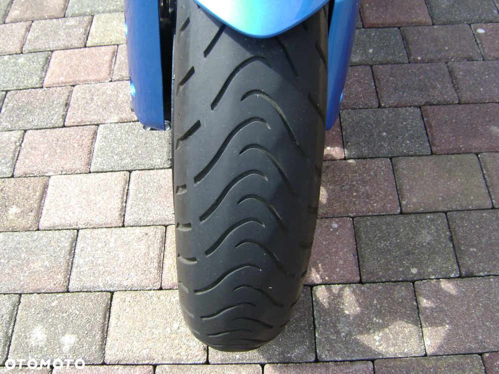 Suzuki GSX 1000 - 16
